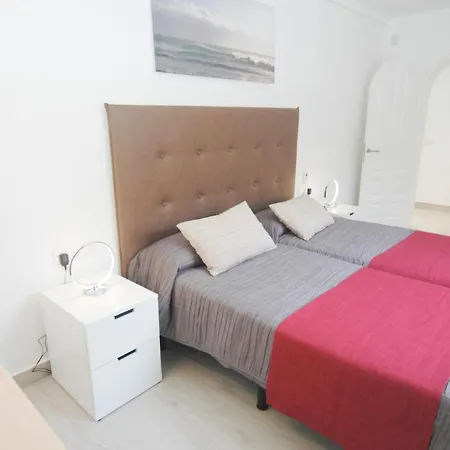 Вілла In Puerto Del Carmen Sleeps 8 Includes Swimming Pool And Air Con 9