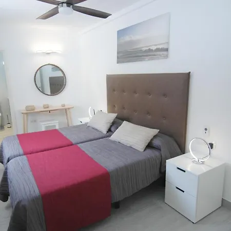 Вілла In Puerto Del Carmen Sleeps 8 Includes Swimming Pool And Air Con 9
