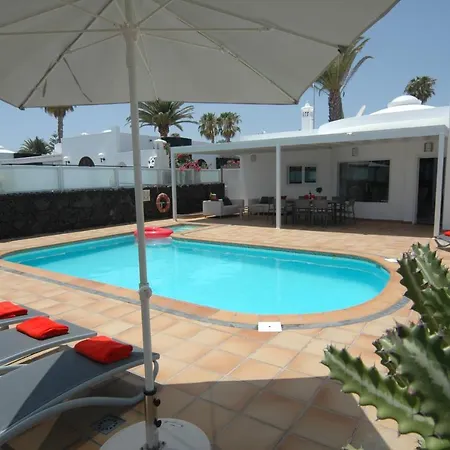 In Puerto Del Carmen Sleeps 8 Includes Swimming Pool And Air Con 9